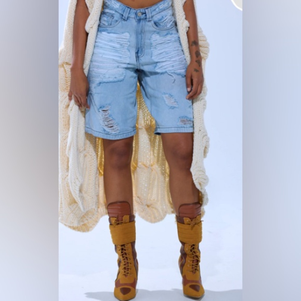AKIRA Light Blue Distressed Jean Shorts - Picture 4 of 6